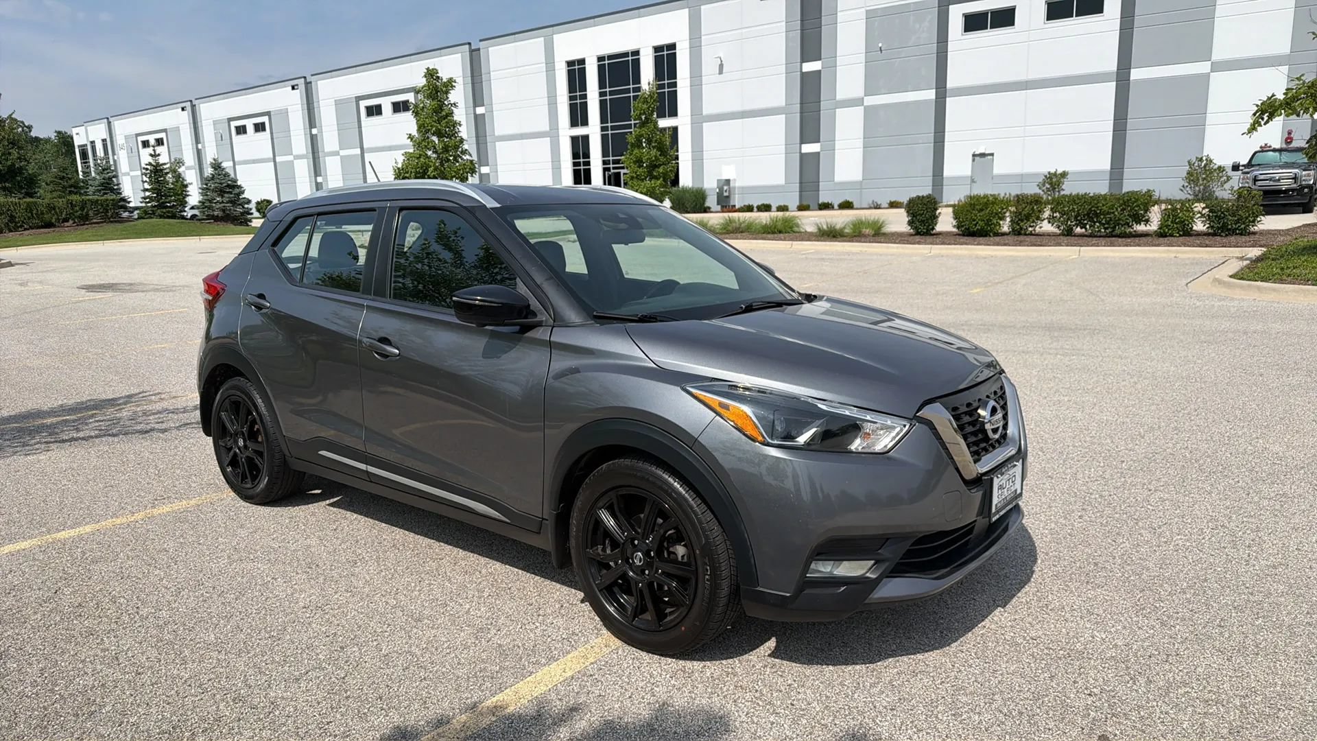 Used 2020 Nissan Kicks SR w/ SR Premium Package FWD image 3