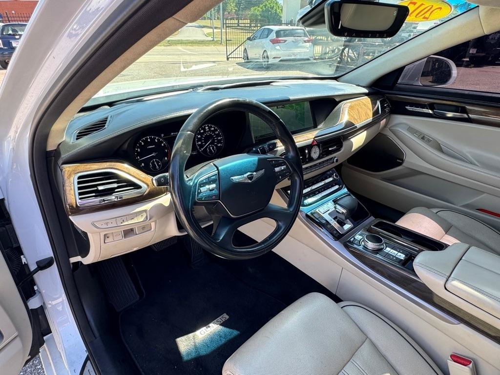 Used 2017 Genesis G90 3.3T Premium RWD image 10