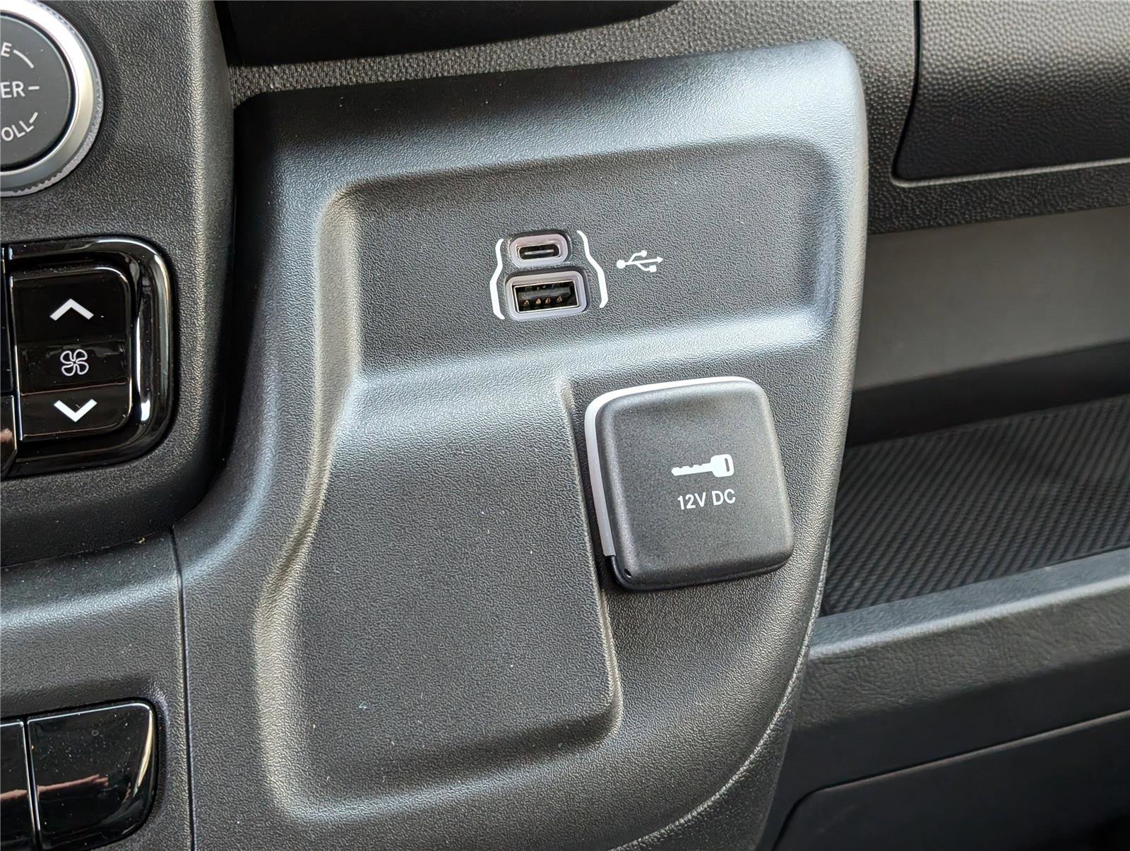 New 2026 RAM ProMaster 2500 w/ Convenience Group image 19