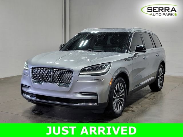 Used 2024 Lincoln Aviator Reserve w/ Equipment Group 201A image 2