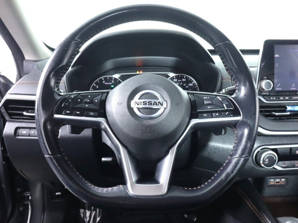 Used 2020 Nissan Altima 2.5 SR FWD image 11