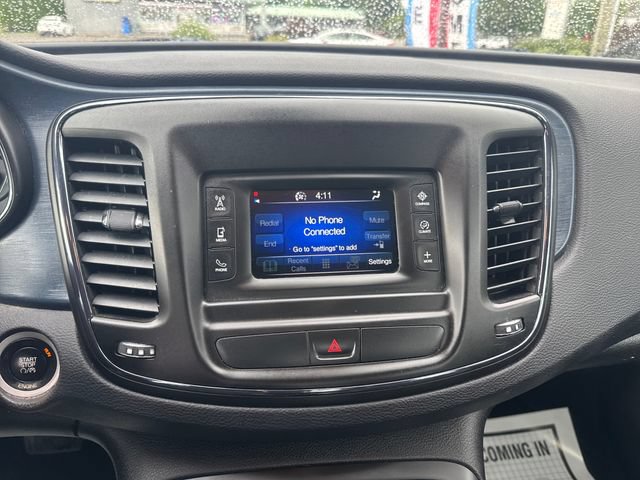 Used 2015 Chrysler 200 S FWD image 19