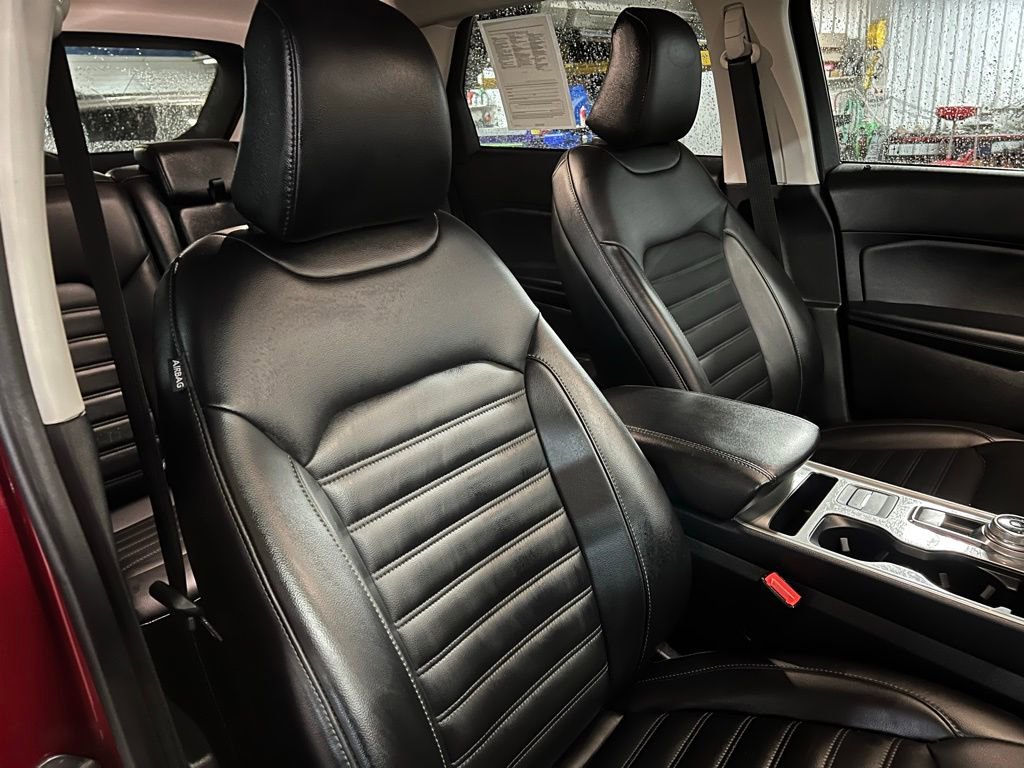 Used 2024 Ford Edge SEL AWD/4WD image 14