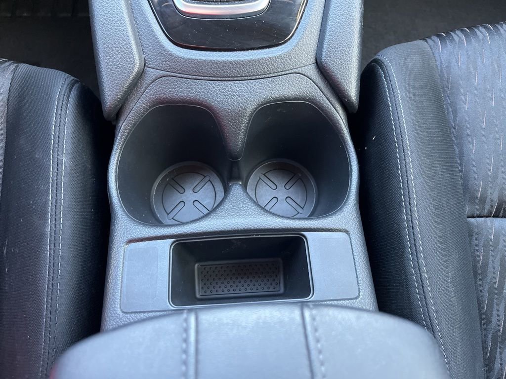 Used 2018 Nissan Rogue S image 71