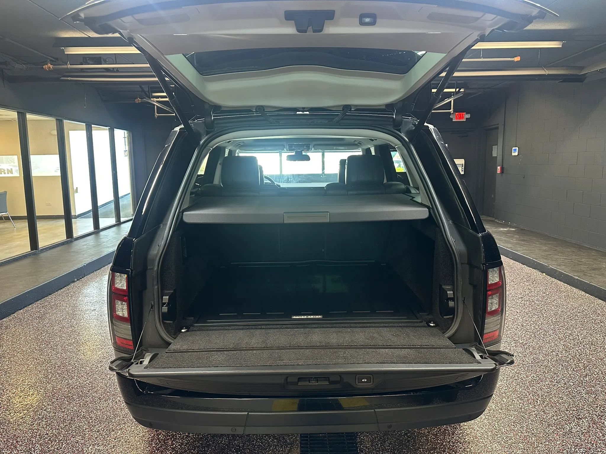 Used 2014 Land Rover Range Rover HSE AWD/4WD image 25