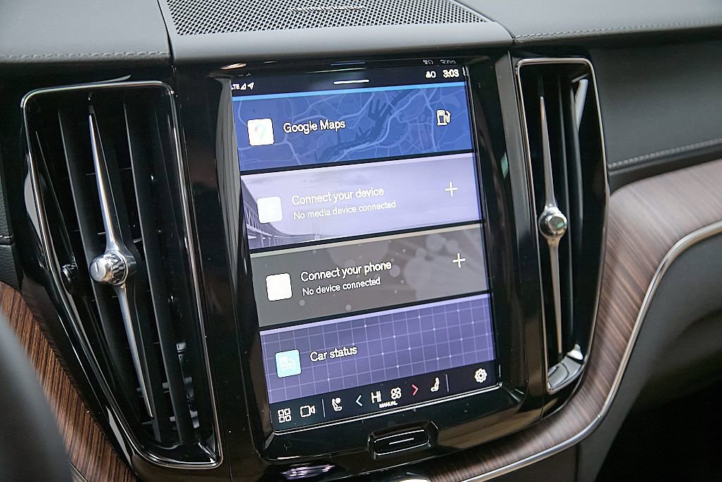 Certified 2025 Volvo XC60 B5 Ultra image 14