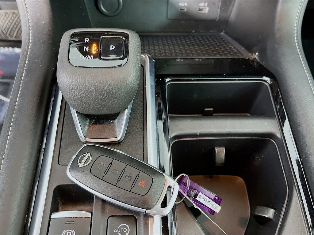 Used 2024 Nissan Pathfinder SV w/ Black Appearance Package image 24