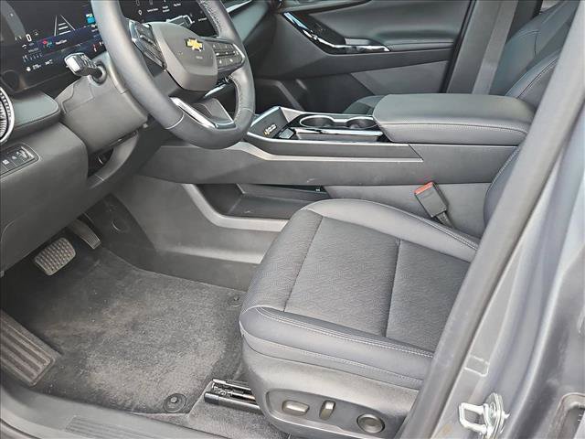 Used 2025 Chevrolet Equinox LT w/ Convenience Package II AWD/4WD image 16