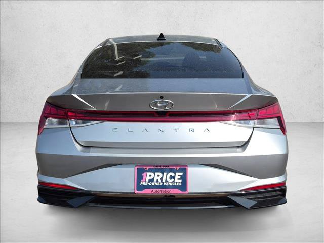 Used 2022 Hyundai Elantra SEL w/ Convenience + Premium Package FWD image 7