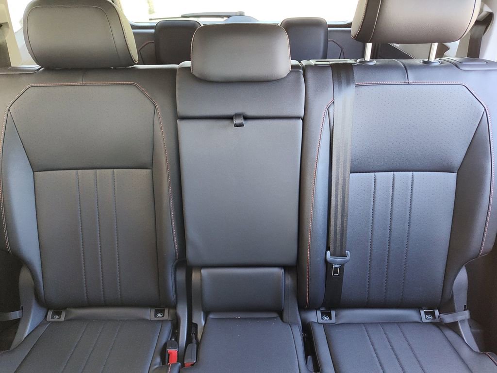 Used 2024 Volkswagen Tiguan Wolfsburg Edition image 36