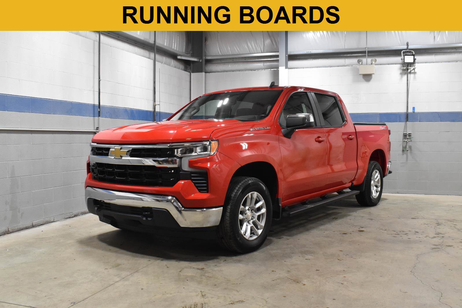 Used 2022 Chevrolet Silverado 1500 LT AWD/4WD image 4