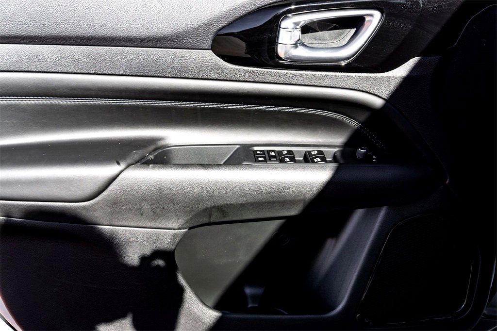 New 2026 Jeep Compass Latitude image 7