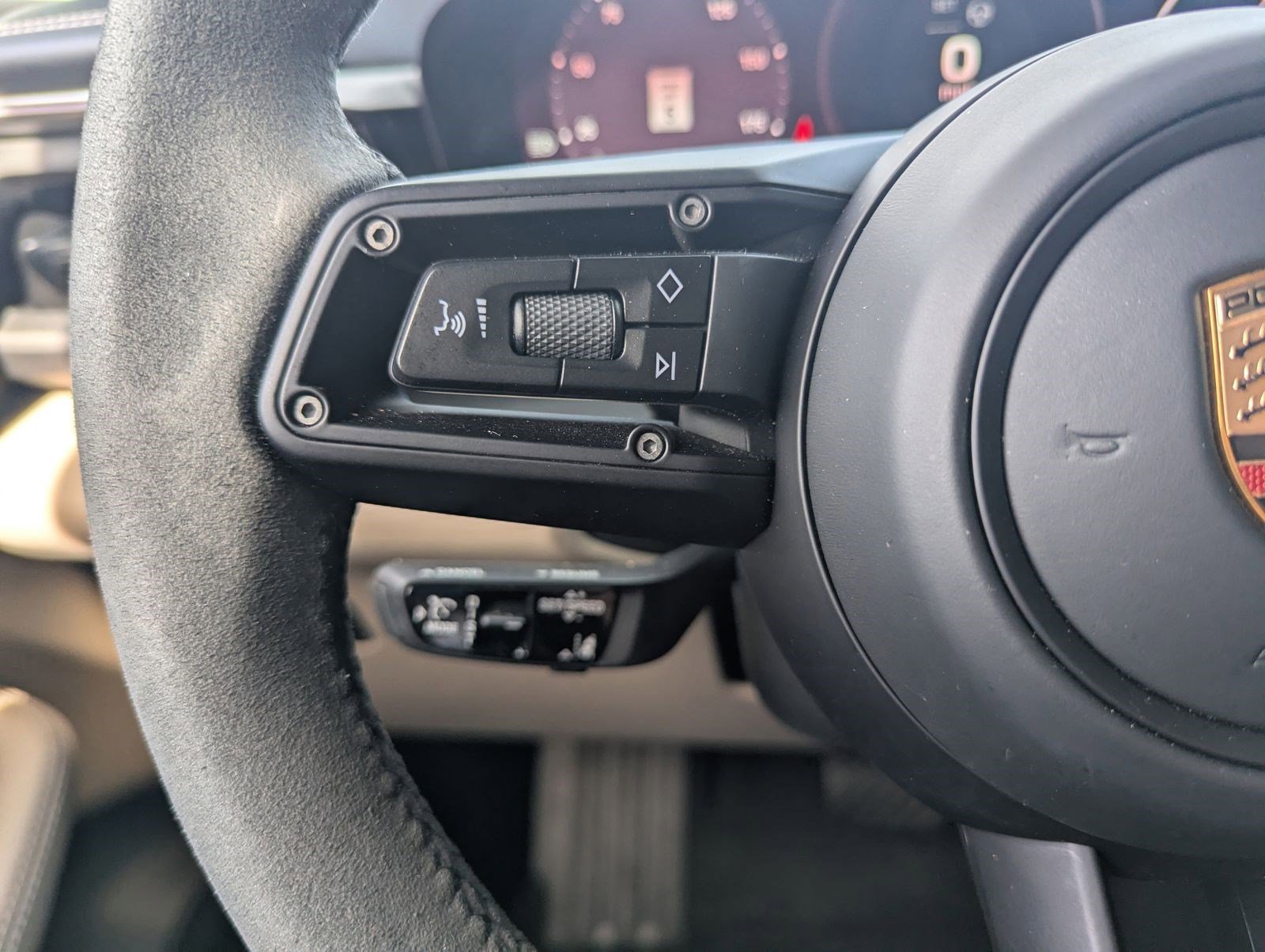 Used 2024 Porsche Macan 4 Electric image 7