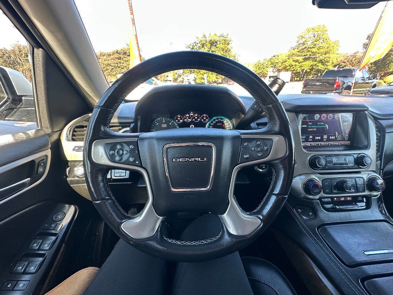 Used 2018 GMC Yukon Denali image 32