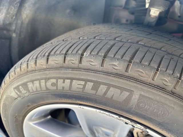 Used 2021 Dodge Challenger SXT image 25