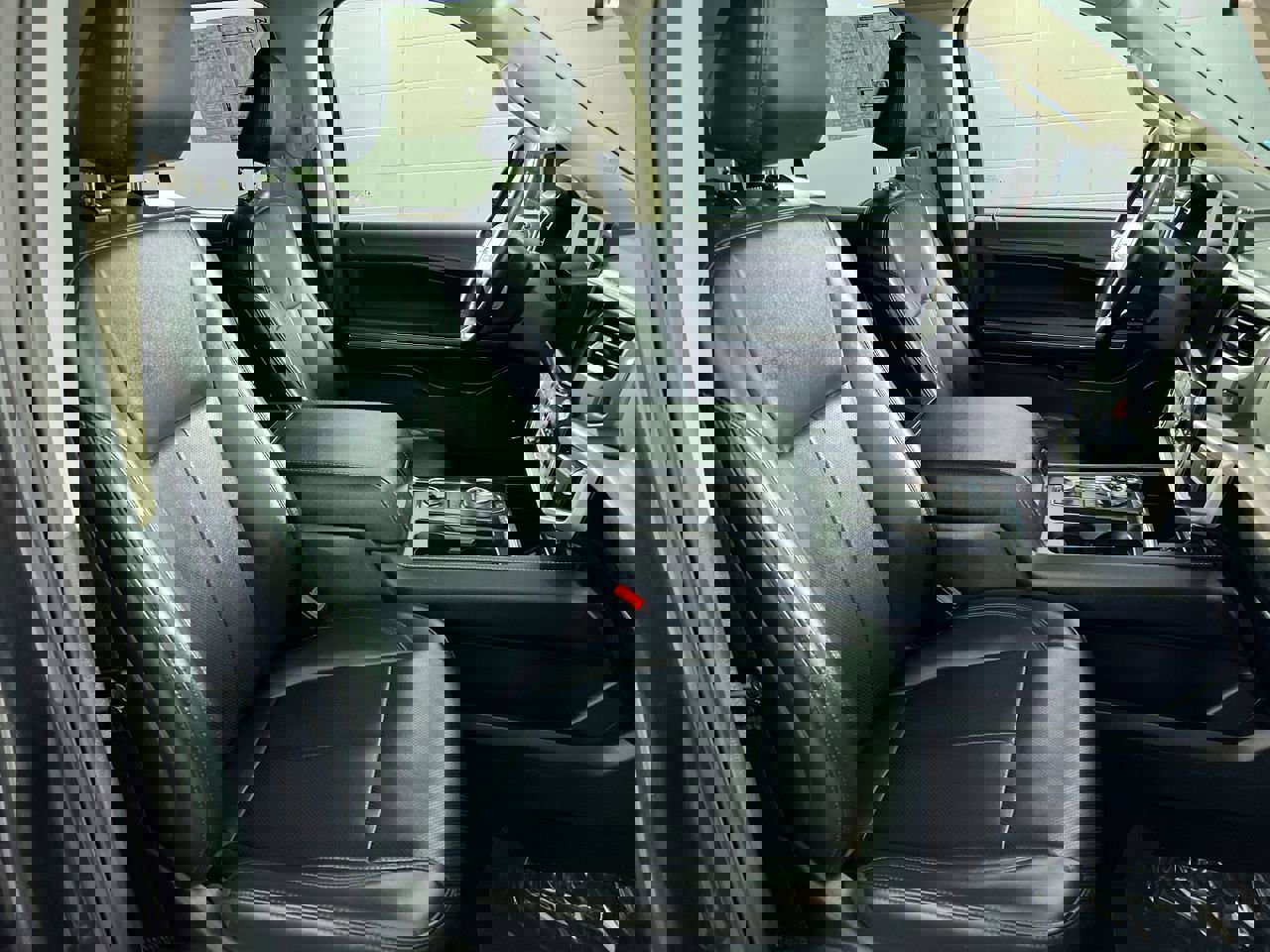 Used 2024 Ford Expedition Max XLT image 29