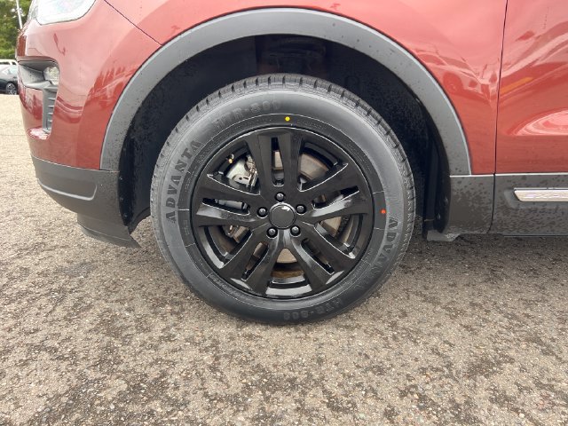 Used 2018 Ford Explorer XLT w/ Equipment Group 201A AWD/4WD image 28