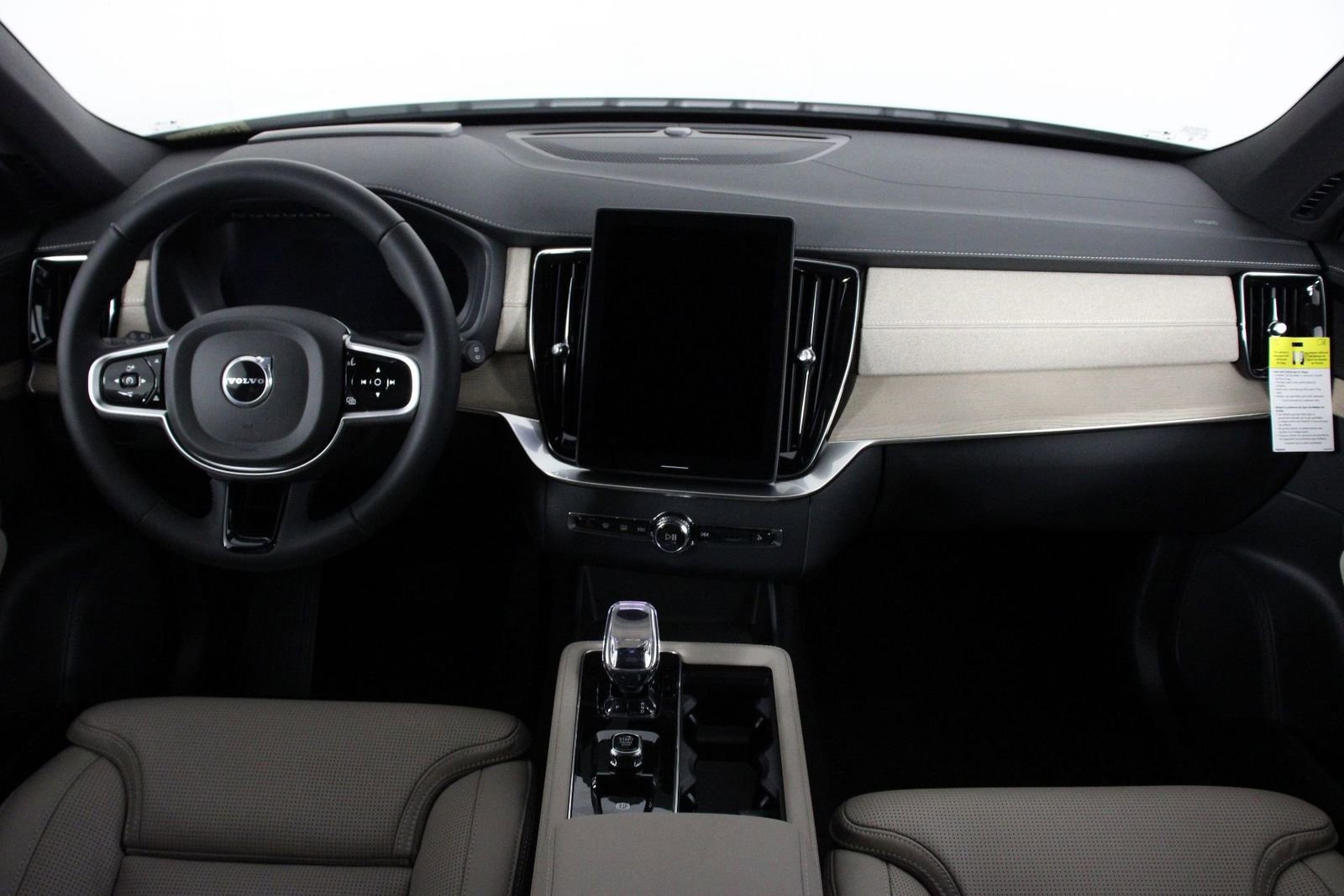 New 2026 Volvo XC90 B6 Ultra w/ Protection Package image 5