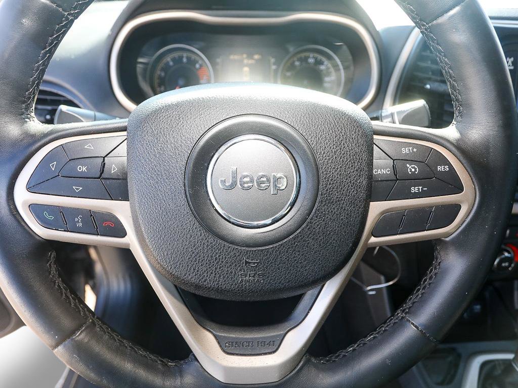 Used 2017 Jeep Cherokee Sport image 14