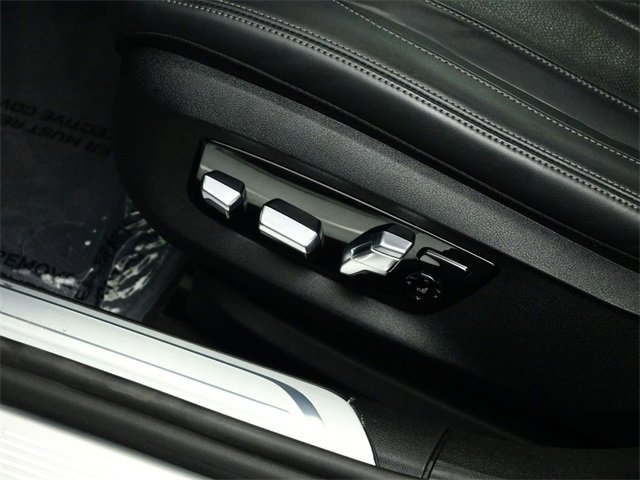 Used 2022 BMW 740i xDrive 740i xDrive w/ M Sport Package image 25
