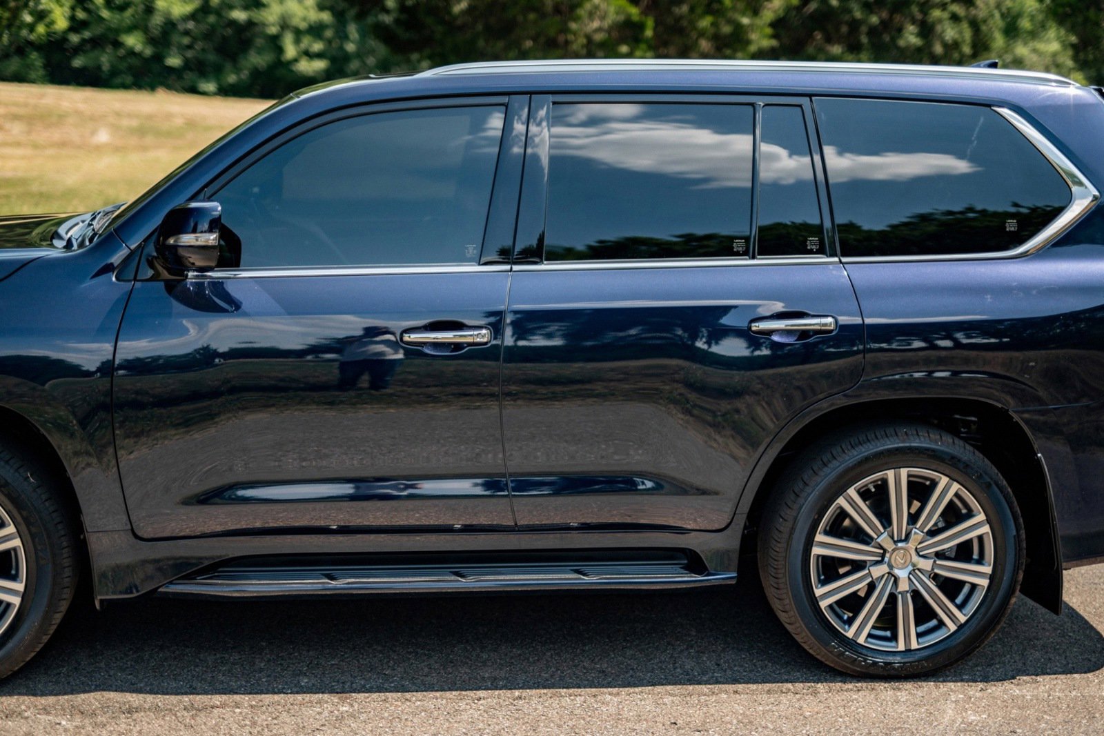 Used 2017 Lexus LX 570 4WD w/ Luxury Package image 24