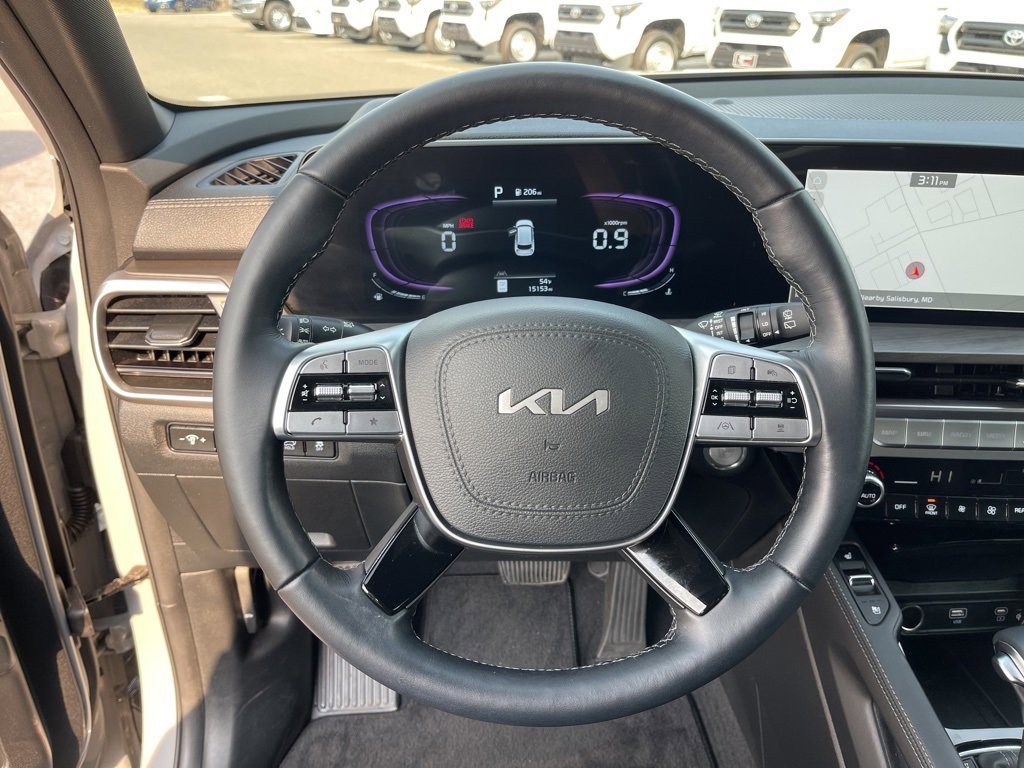 Used 2025 Kia Telluride EX image 16