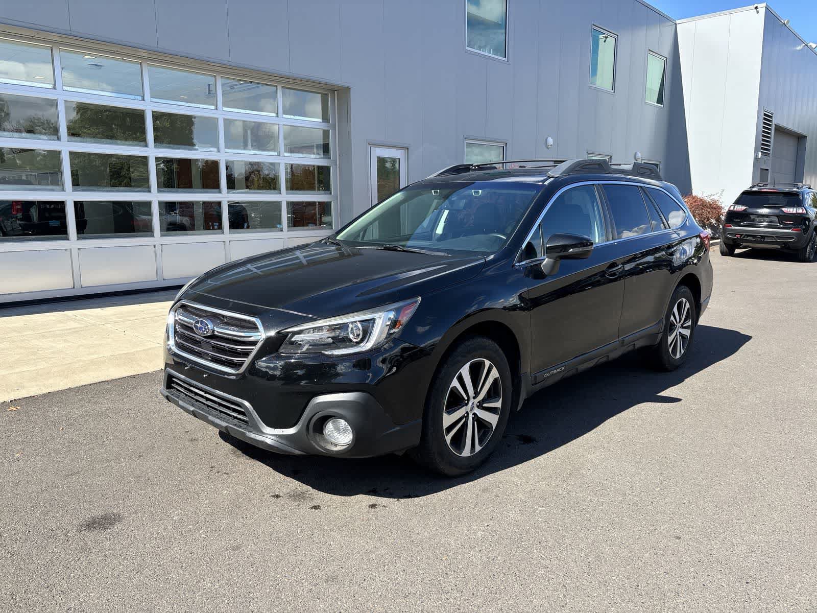 Used 2018 Subaru Outback 2.5i Limited AWD/4WD image 1