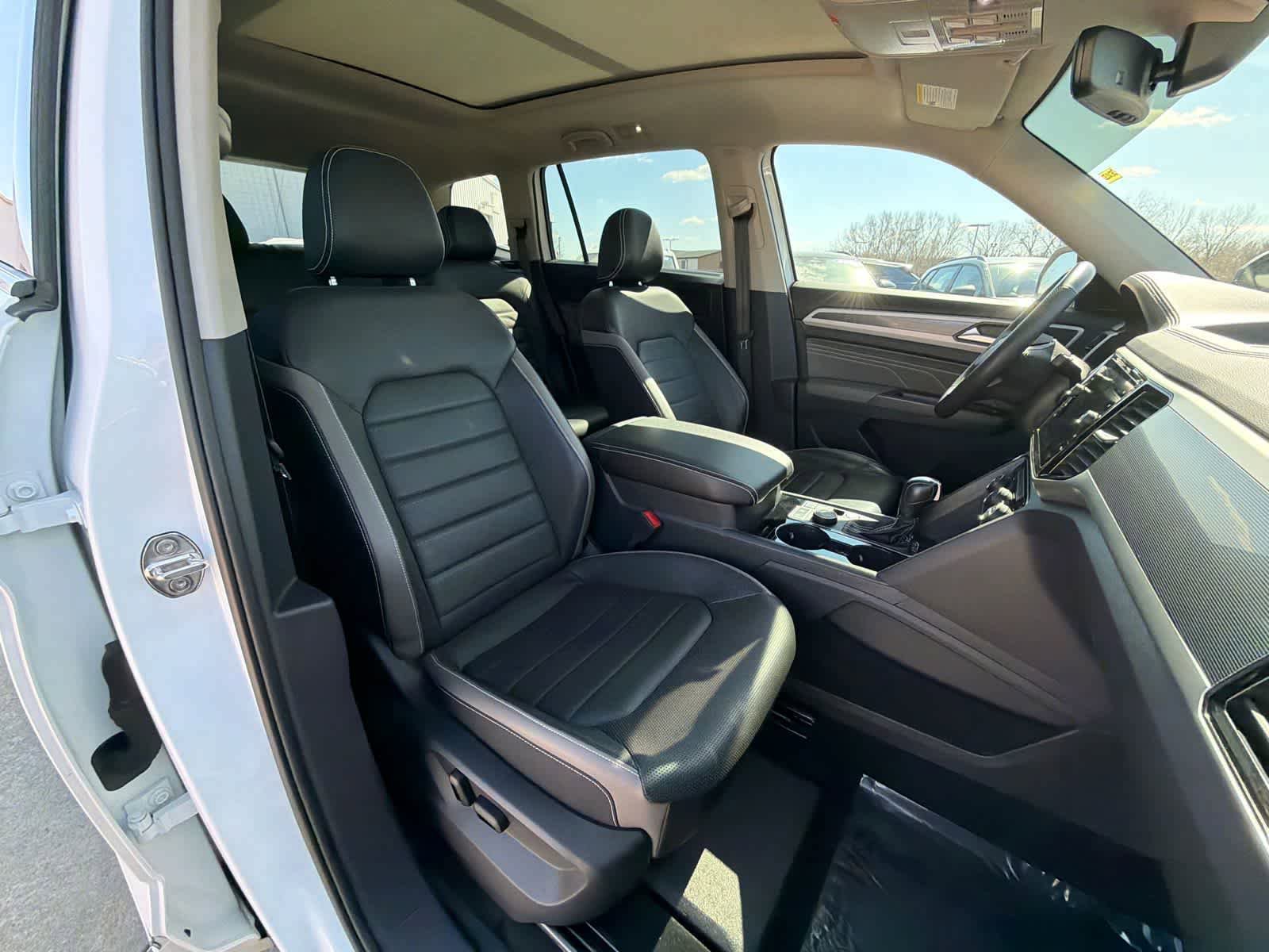 Used 2023 Volkswagen Atlas SEL Premium image 15