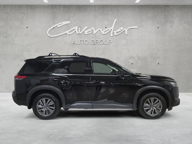Used 2025 Nissan Pathfinder SV image 17