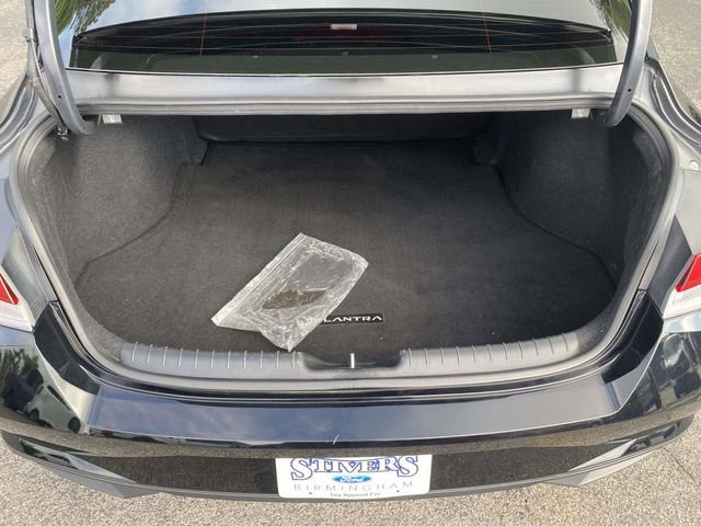 Used 2023 Hyundai Elantra SEL w/ Convenience Package FWD image 12