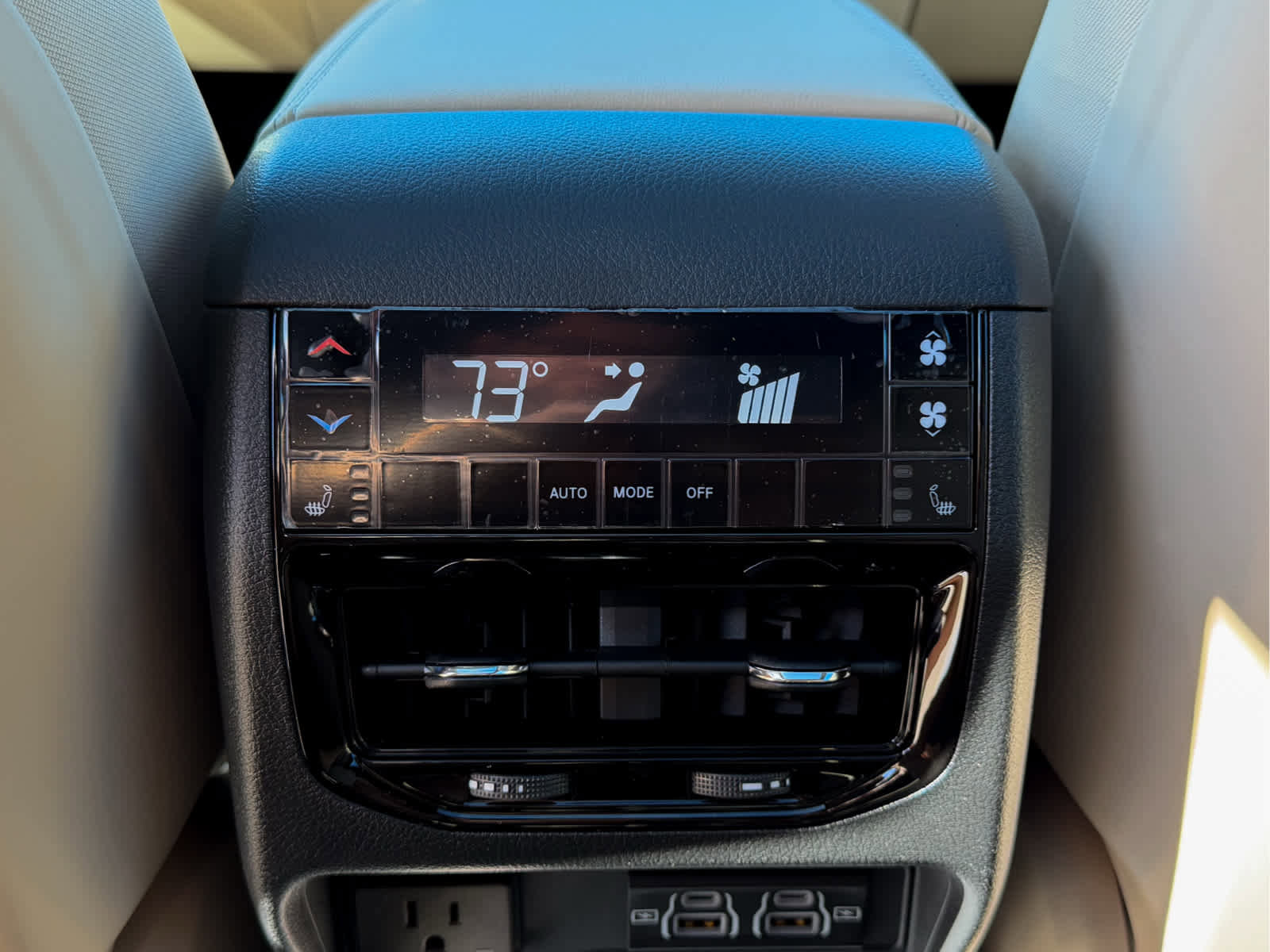 New 2025 Jeep Grand Cherokee L Limited w/ Luxury Tech Group II image 12