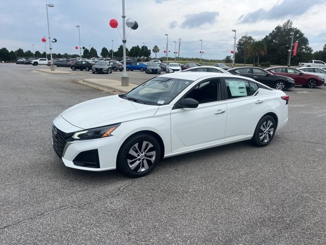 Used 2025 Nissan Altima 2.5 S image 5