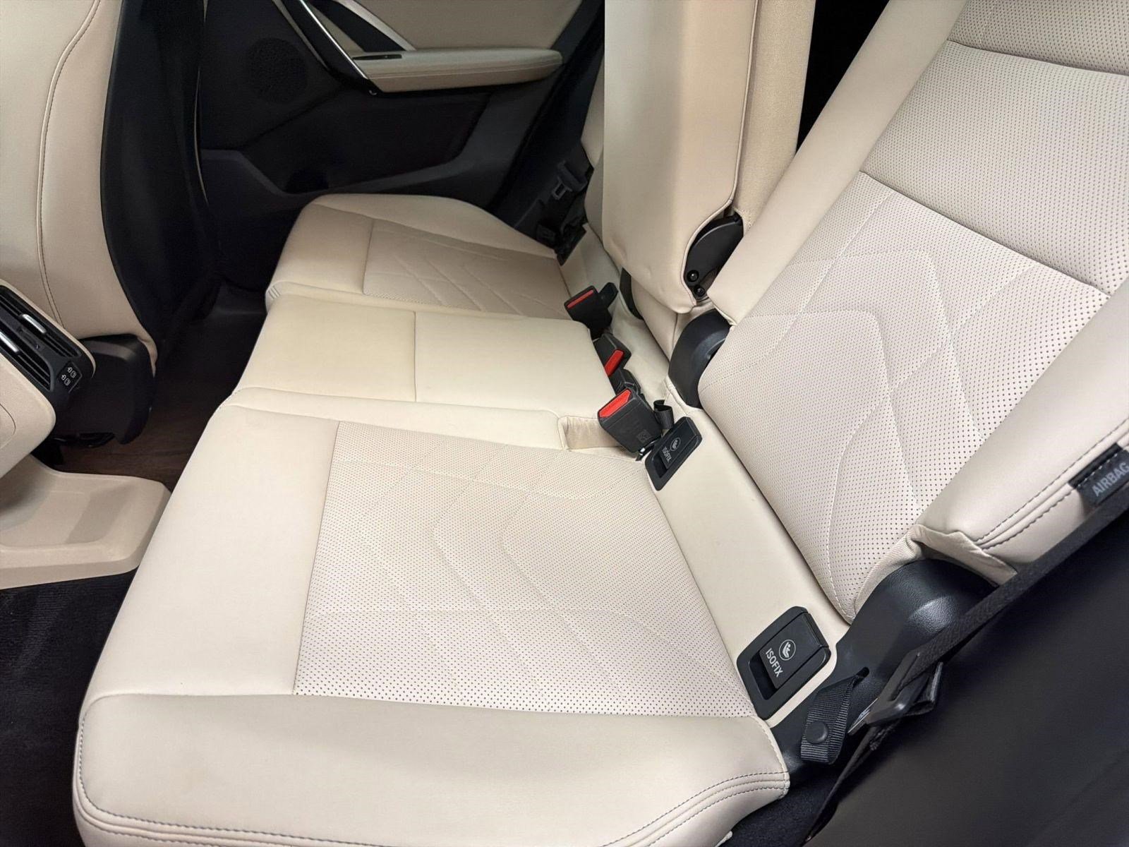 Certified 2025 BMW X1 xDrive28i w/ Technology Package image 24