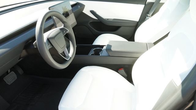 Used 2025 Tesla Model 3 Long Range RWD image 19