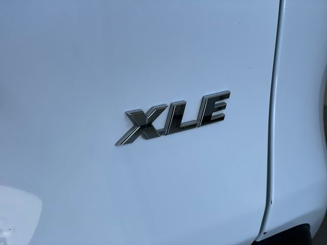 Used 2021 Toyota RAV4 XLE FWD image 43