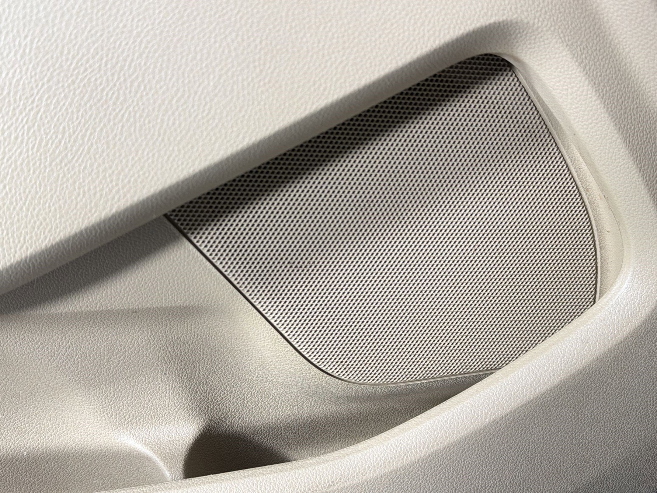 Used 2016 Ford Explorer Limited image 21