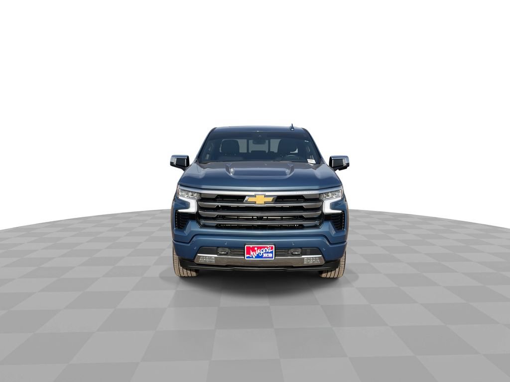 Used 2024 Chevrolet Silverado 1500 High Country w/ High Country Premium Package image 3