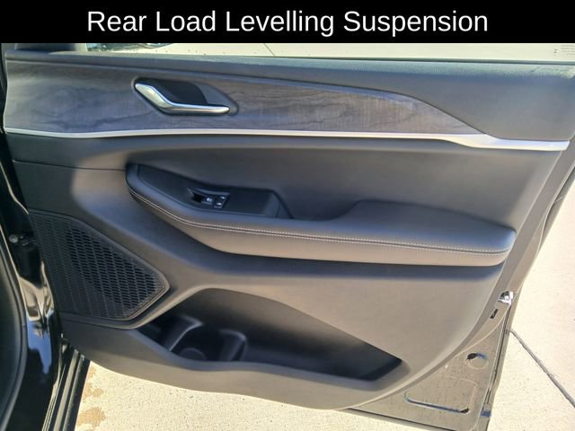 New 2025 Jeep Grand Cherokee Limited image 18