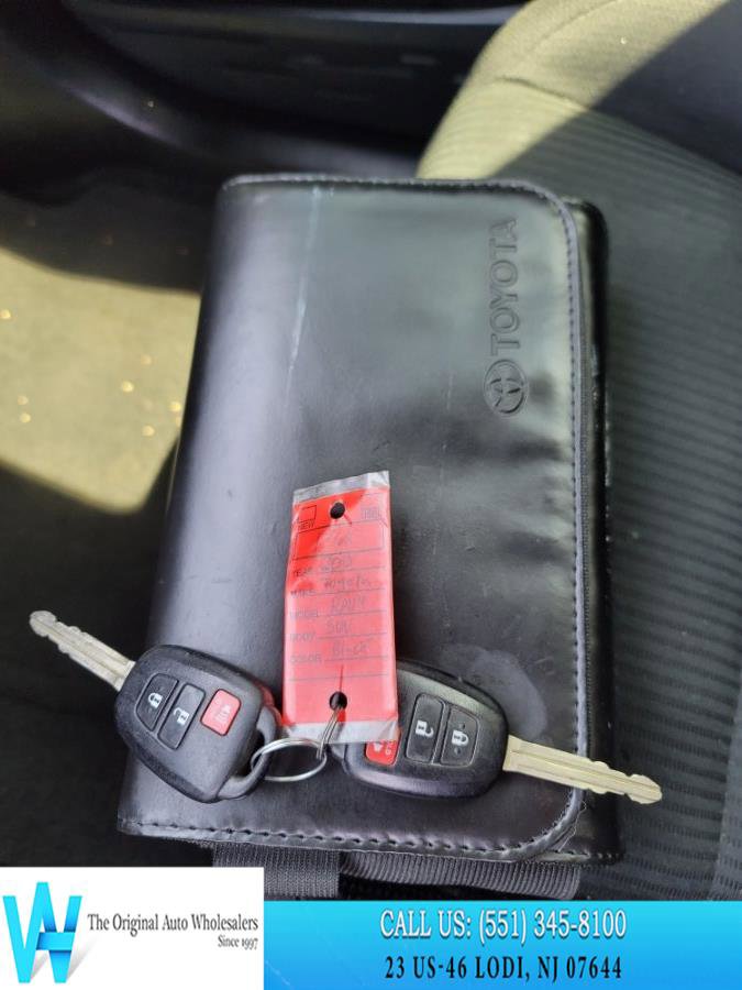 Used 2013 Toyota RAV4 XLE AWD/4WD image 19