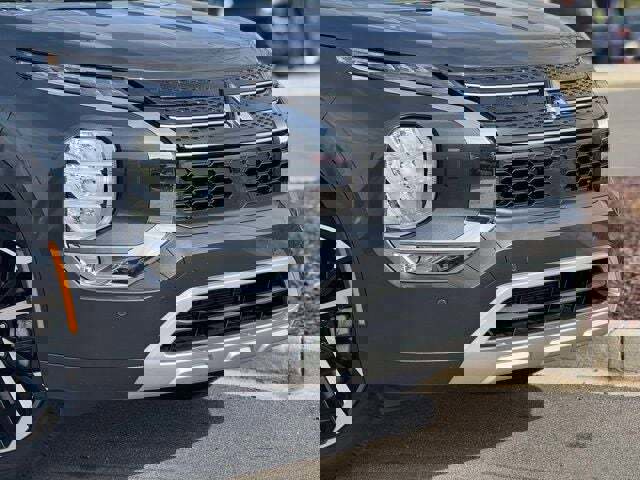 Used 2025 Mitsubishi Outlander SEL image 4