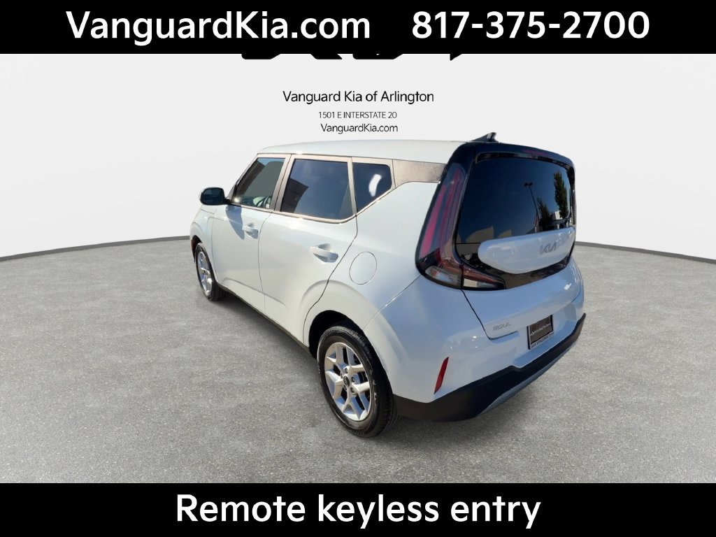 Certified 2025 Kia Soul LX w/ LX Technology Package FWD image 7
