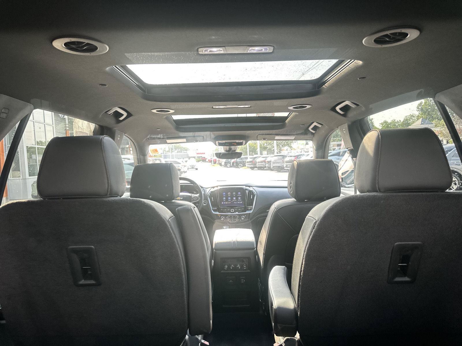 Used 2023 Chevrolet Traverse High Country FWD image 37