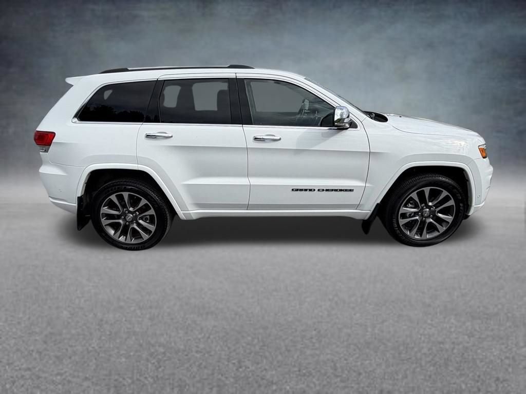 Used 2017 Jeep Grand Cherokee Overland w/ Jeep Active Safety Group AWD/4WD image 7