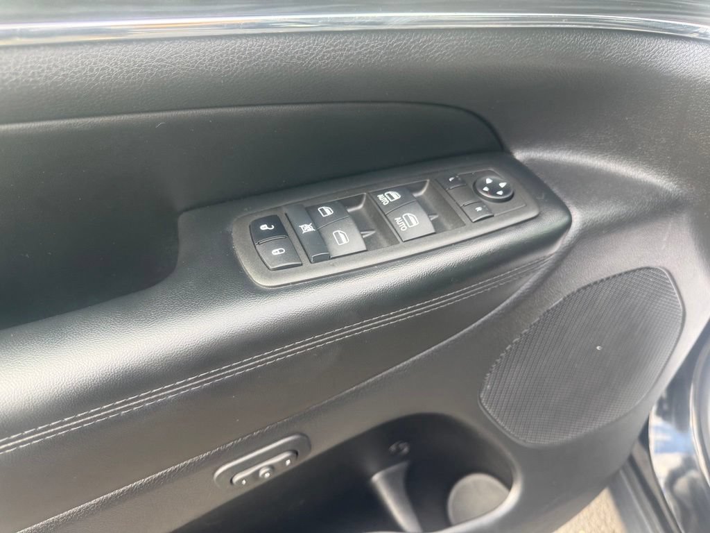 Used 2022 Jeep Grand Cherokee Limited AWD/4WD image 12