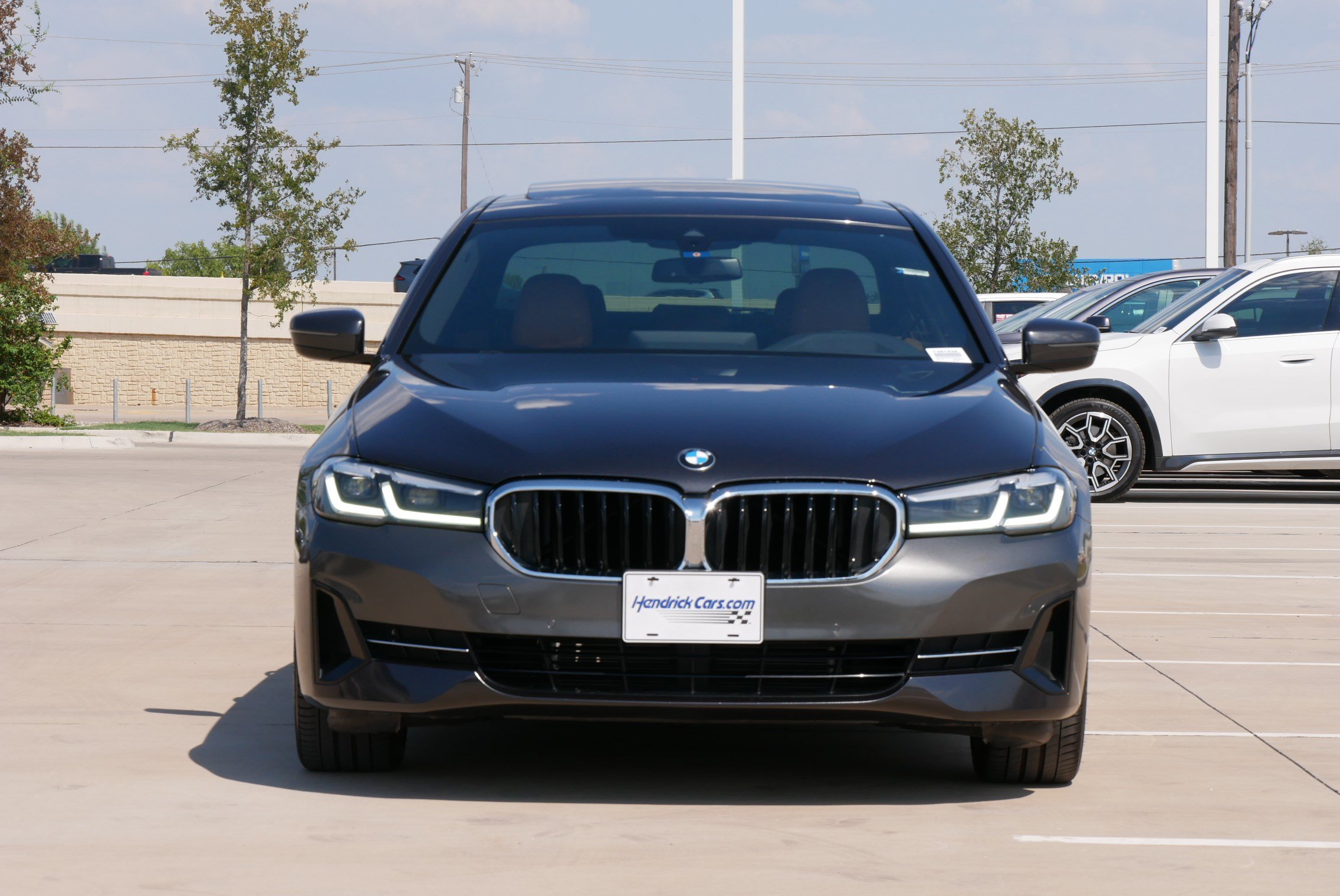 Used 2022 BMW 530i w/ Premium Package RWD image 3