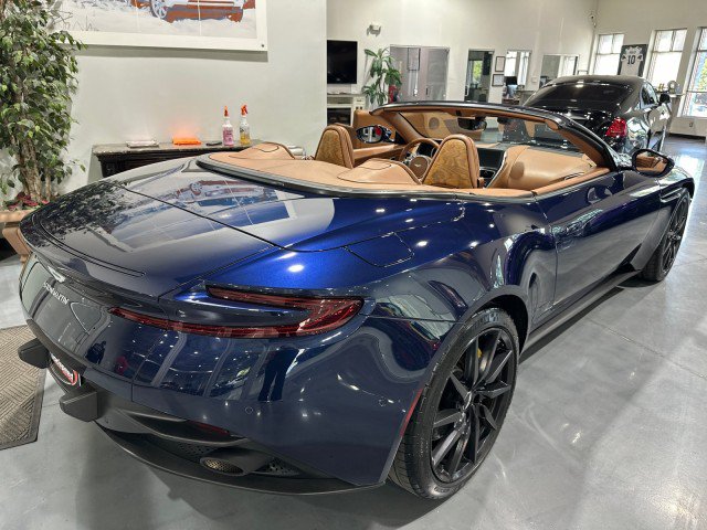Used 2019 Aston Martin DB11 Volante RWD image 33