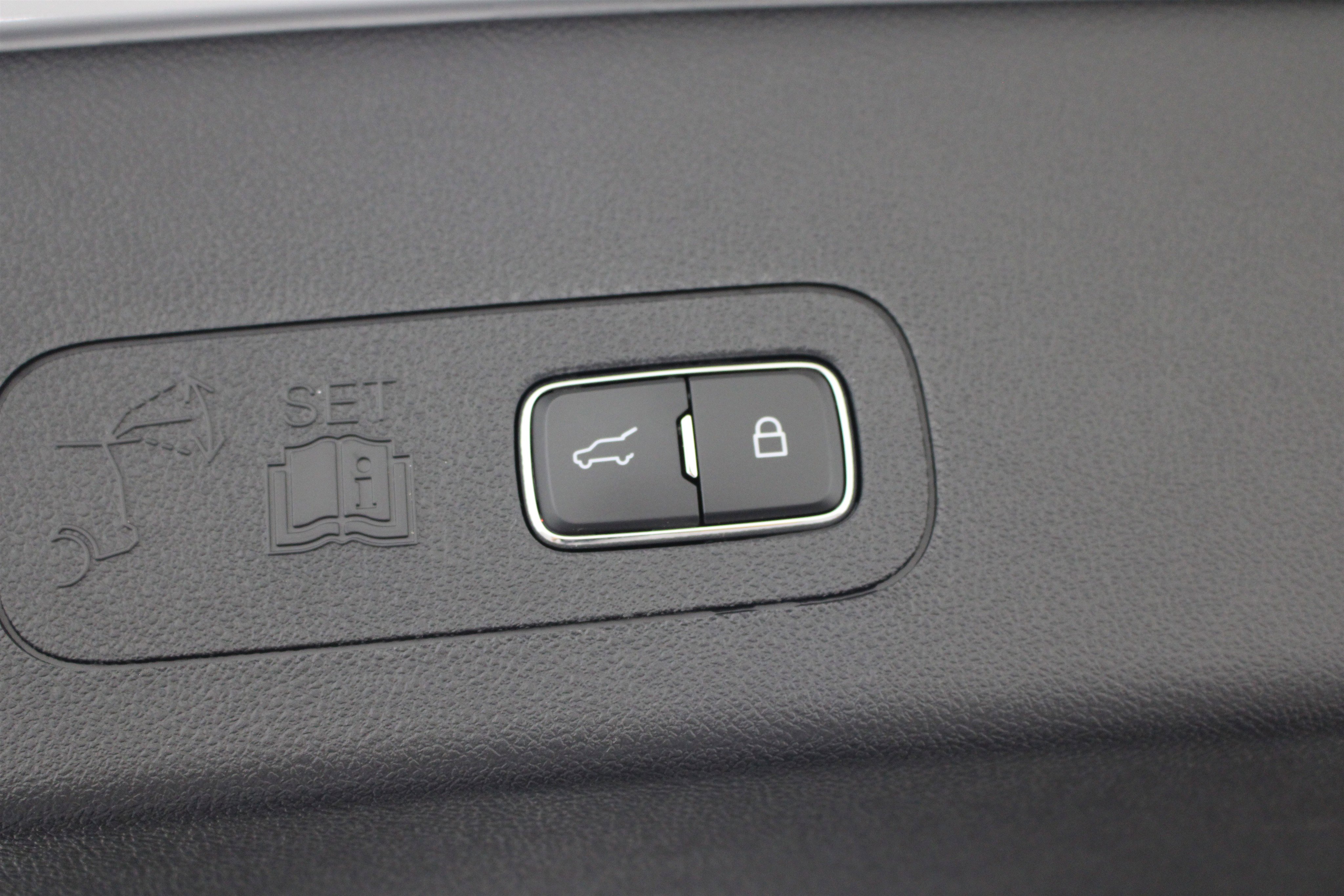 Used 2025 Lincoln Aviator AWD image 24