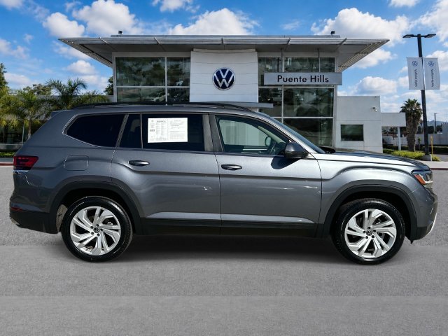 Used 2023 Volkswagen Atlas SE w/ Panoramic Sunroof Package AWD/4WD image 3