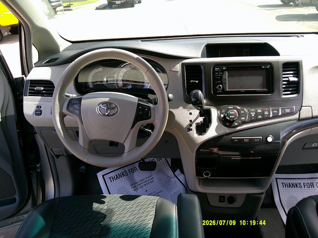 Used 2014 Toyota Sienna SE FWD image 15