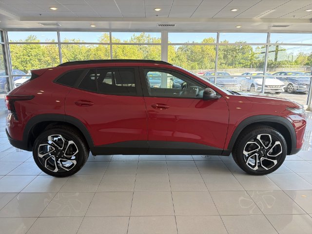 New 2026 Chevrolet Trax RS w/ Driver Confidence Package FWD image 12